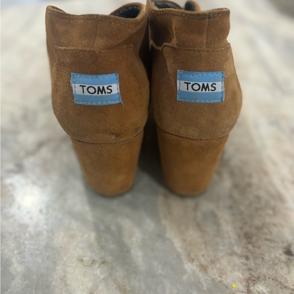 EUC Tom’s women leather lace up shoes - Picture 4 of 6